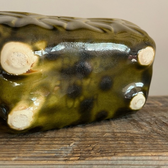Avocado green Vintage Brush pottery planter - Picture 4 of 6